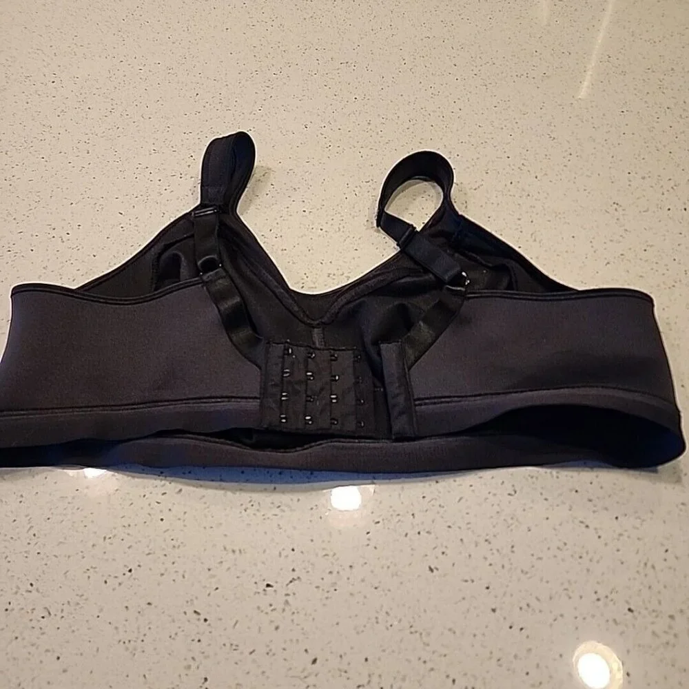 Playtex Bra 44DD Black Wireless Unlined 4159 Active Lifestyle - Picture 2 of 3